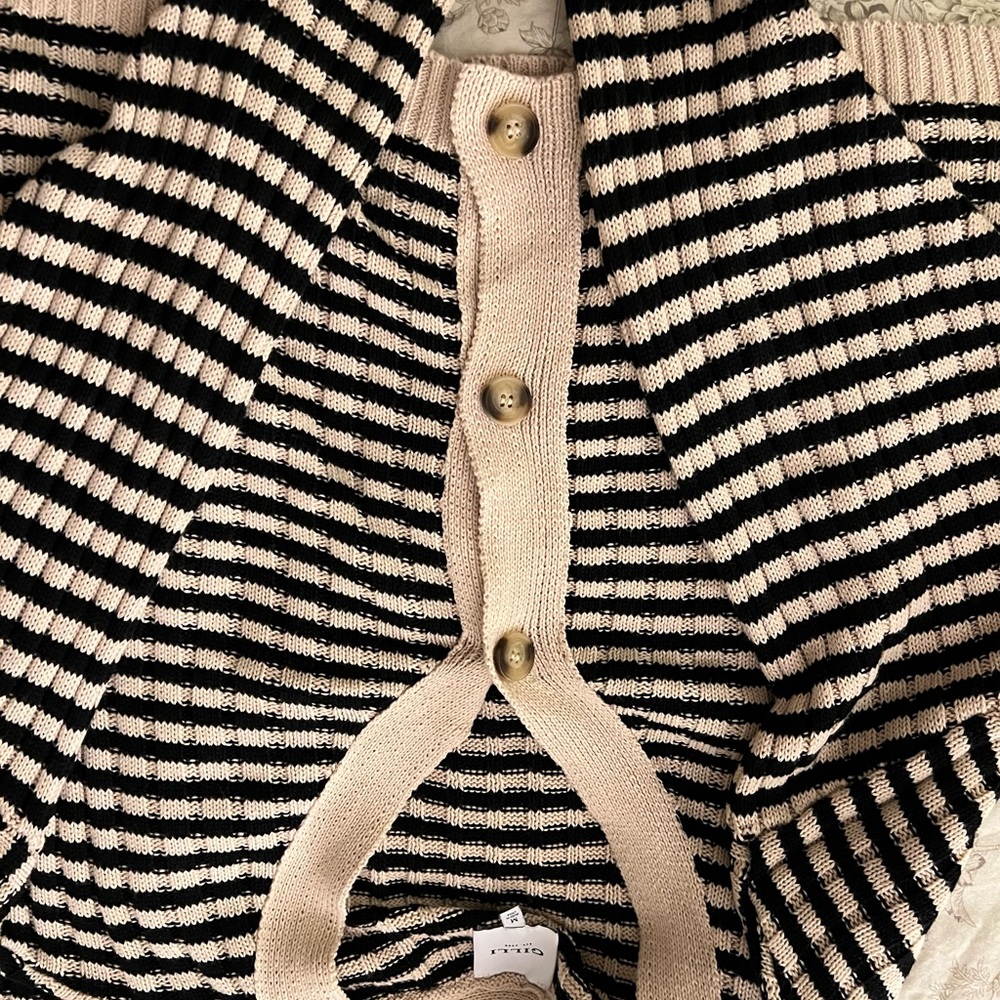 Gilli Black and Cream Knit Cardigan and skirt SET